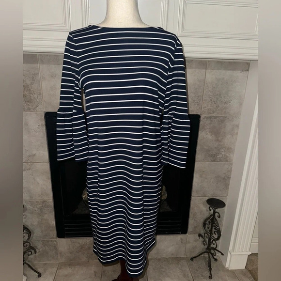 White House Black Market Dresses & Skirts - White House Black Market 3/4" bell sleeve knee length navy/white stripe dress M